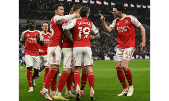 Arsenal ponownie zdobywa świąteczny tytuł! Czy uda im się przełamać klątwę?